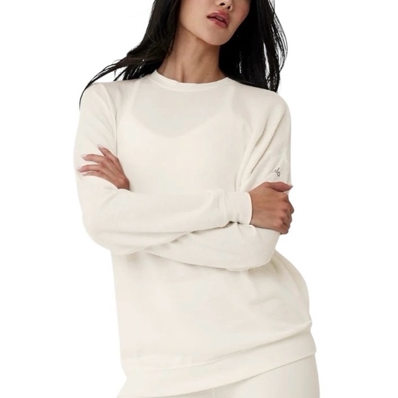 ALO Yoga Tops - NWT alo Ivory Soho Pullover - Sz M